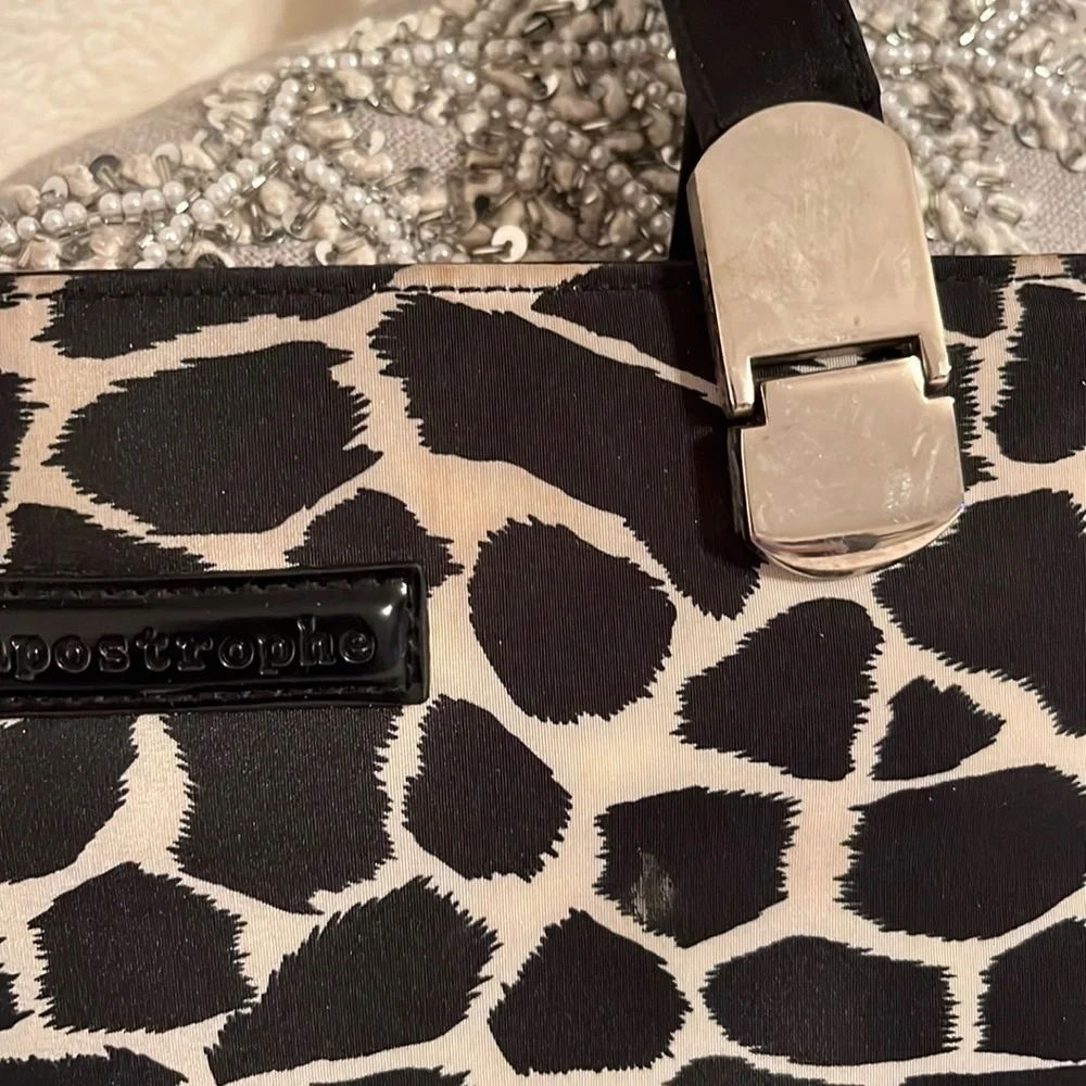 𝅺APOSTROPHE Black and Cream Animal Print Shoulder Bag
